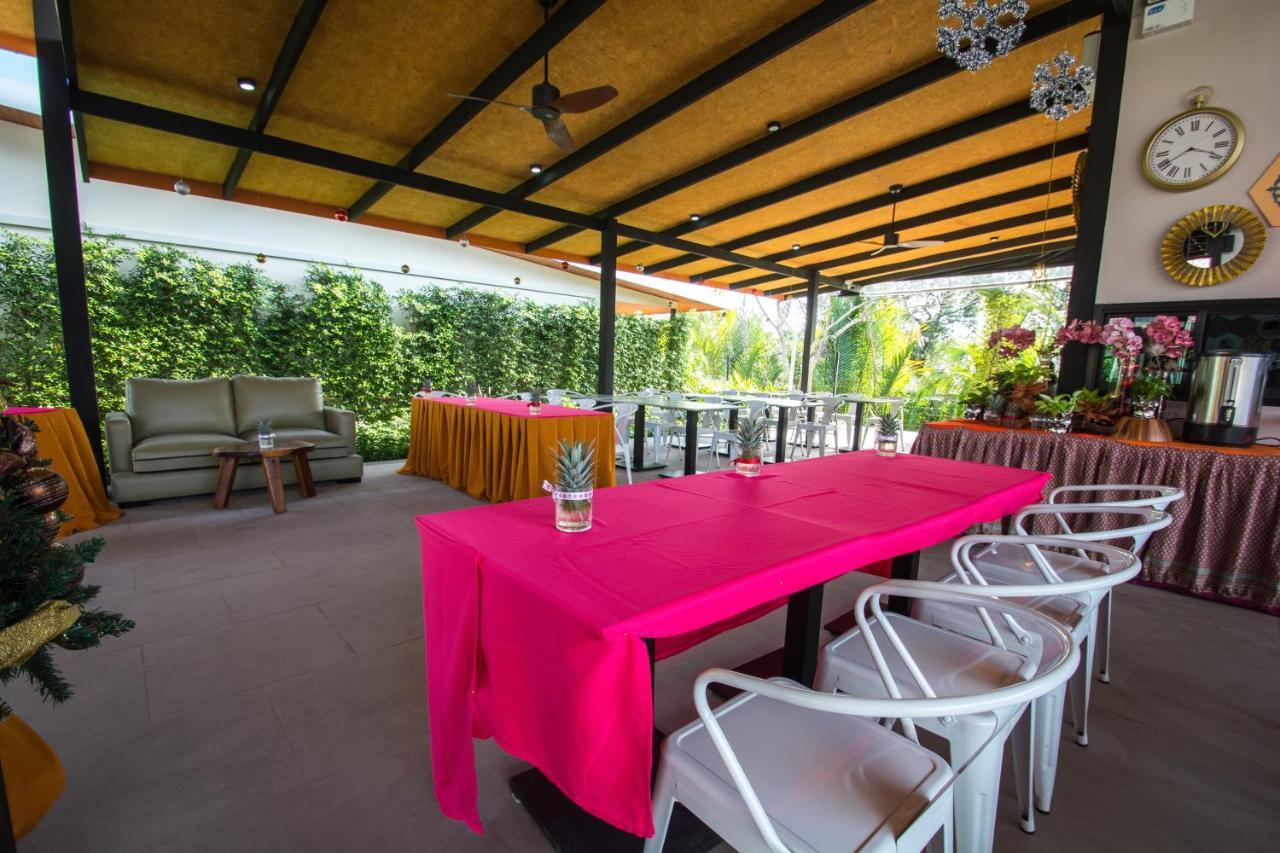 Good Night Pool Villa Phuket - Sha Plus Buitenkant foto